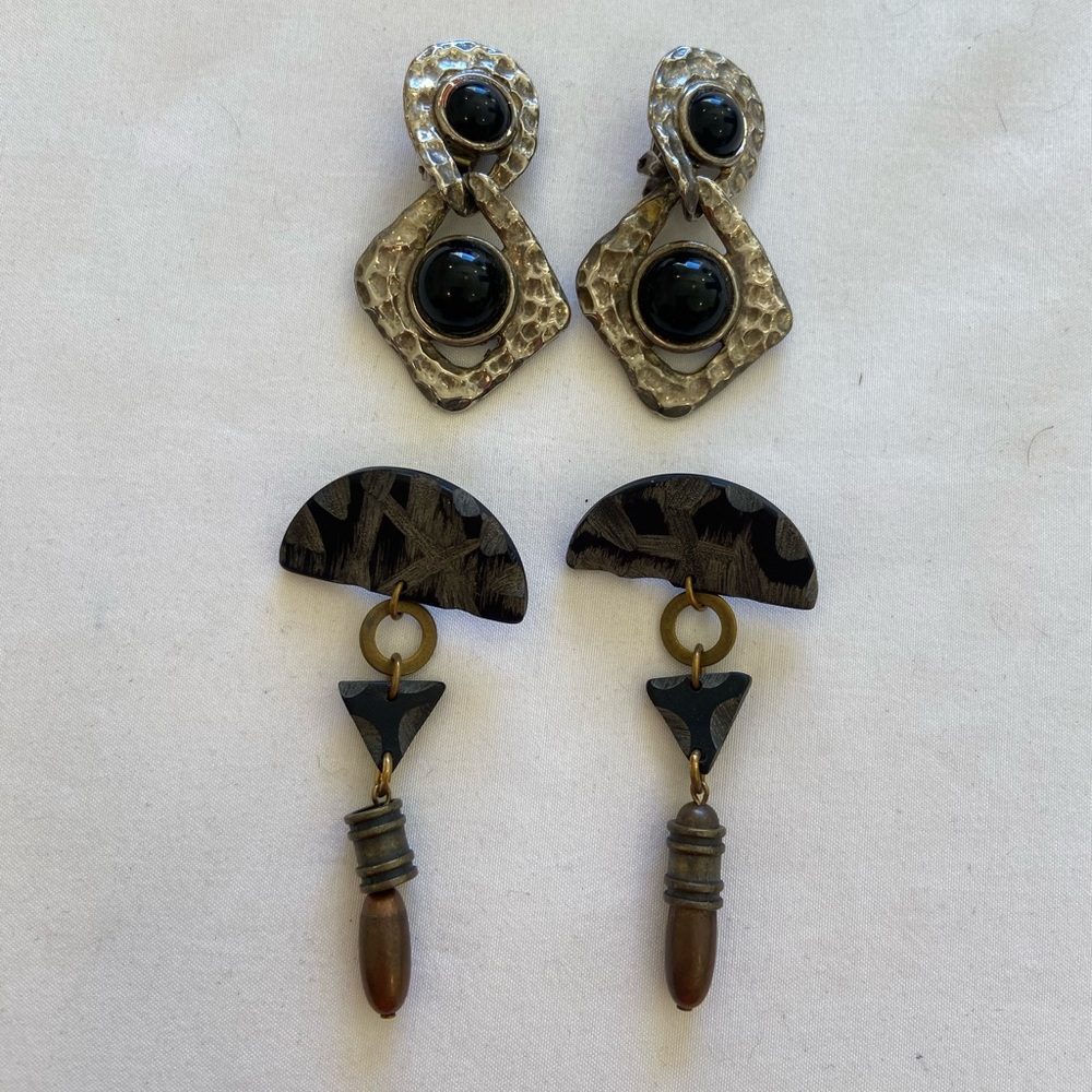 (2) Pairs Vintage earrings